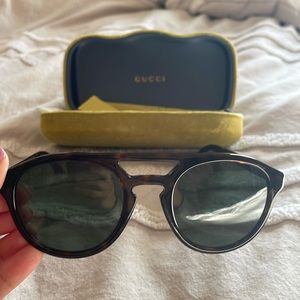 Gucci aviator style sunglasses in tortoise: NWOT